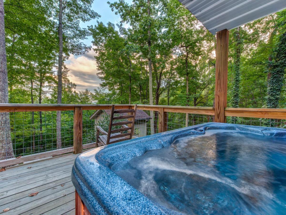 Bear View Chalet, 3 Bedroom, Pool, Pets, Arcades, Wifi, Hot Tub, Sleeps 12 Gatlinburg Exterior foto